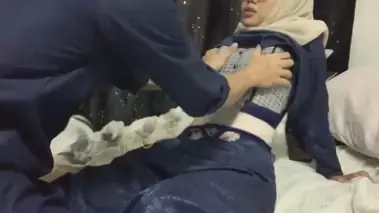 Jilbab Selingkuh Tetangga Suami Kerja Skandal Viral Indonesia Terbaru poster